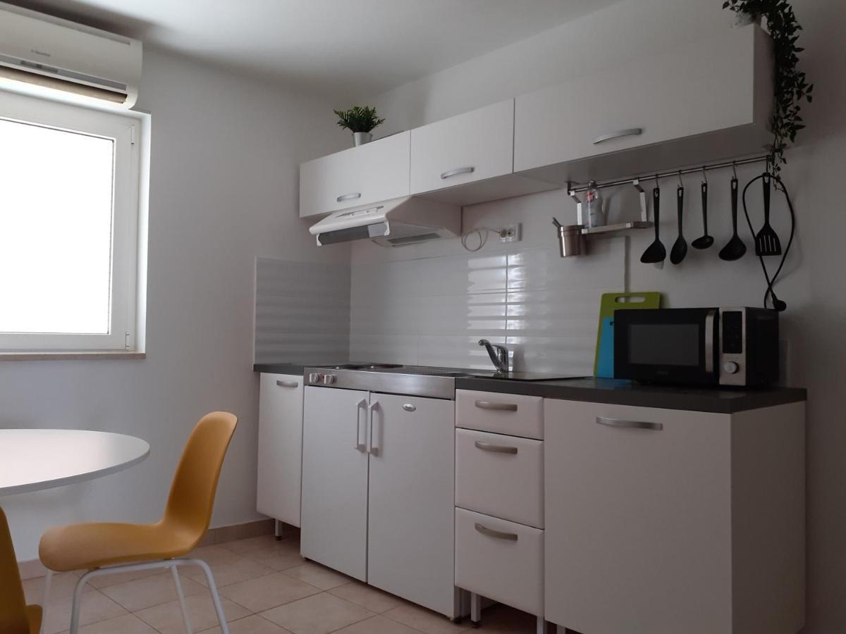 Apartment Zlata Раб Экстерьер фото