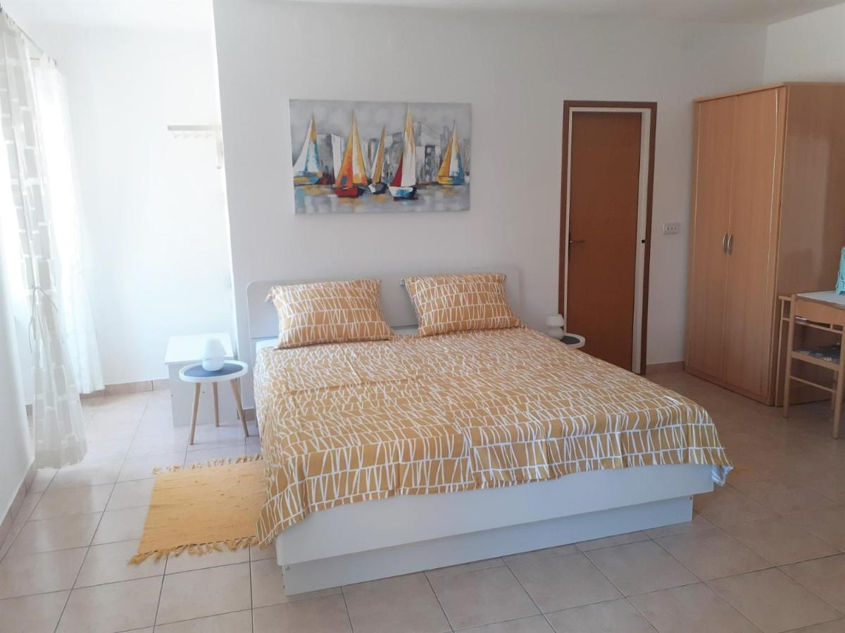 Apartment Zlata Раб Экстерьер фото